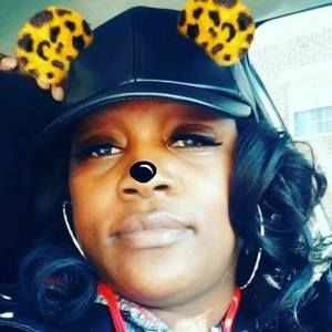 Meet your Posher, Latonya